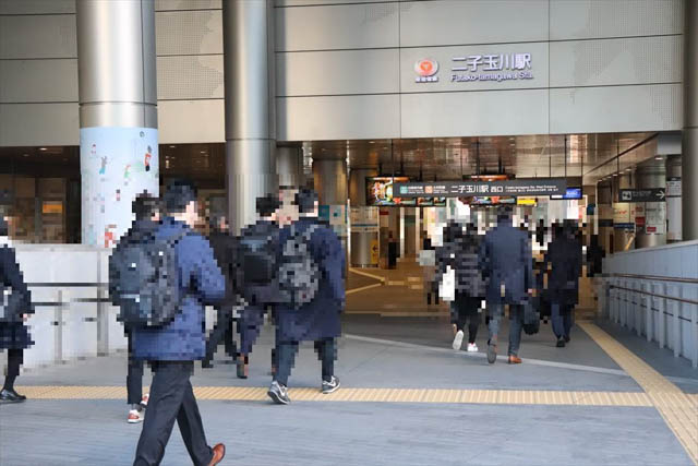 二子玉川駅の通勤情報がまるわかり 実際の混み具合や混雑率 混雑時間 ラッシュ を調査 Woman Chintai